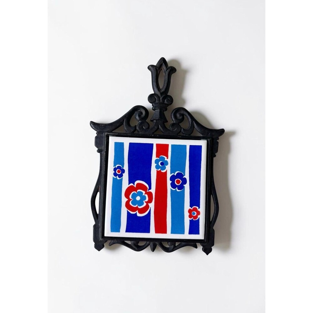 Vintage Nevco Cast Iron Trivet, Retro Flower Power Ceramic Kitchen Decor, Japan